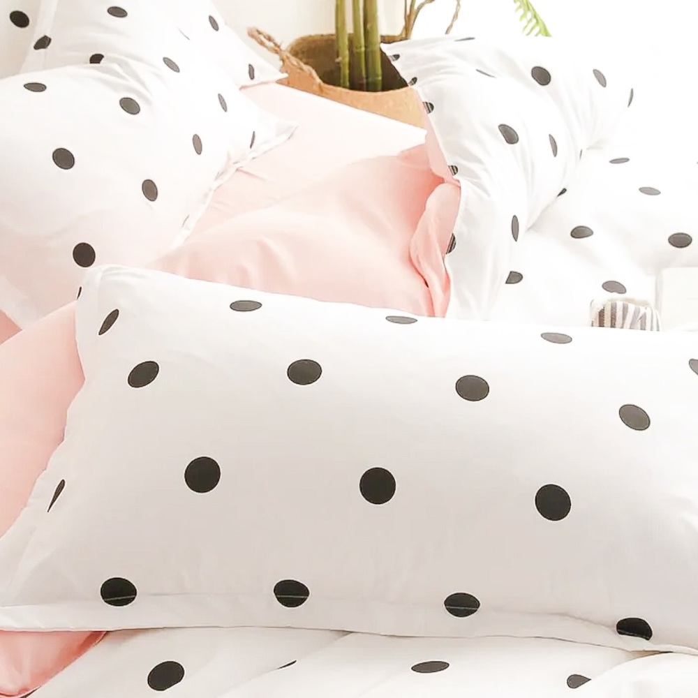 TWIN Pink and White Dotted Duvet and Sheet Set - Picture 4 of 6